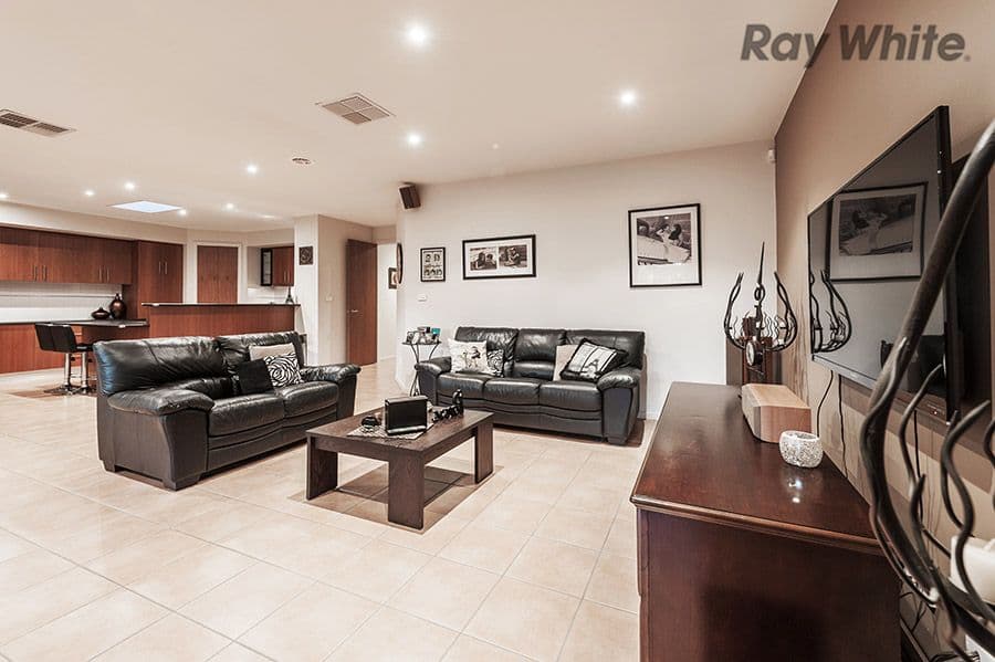 20 Wellington Place, Caroline Springs VIC 3023, Caroline Springs - Thumbnail 7