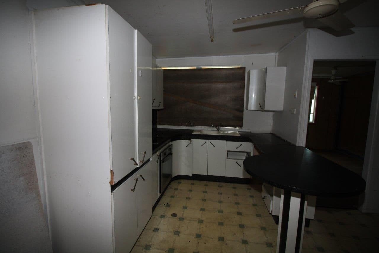 36 Miner Street, CHARTERS TOWERS CITY QLD 4820, Charters Towers City - Thumbnail 3