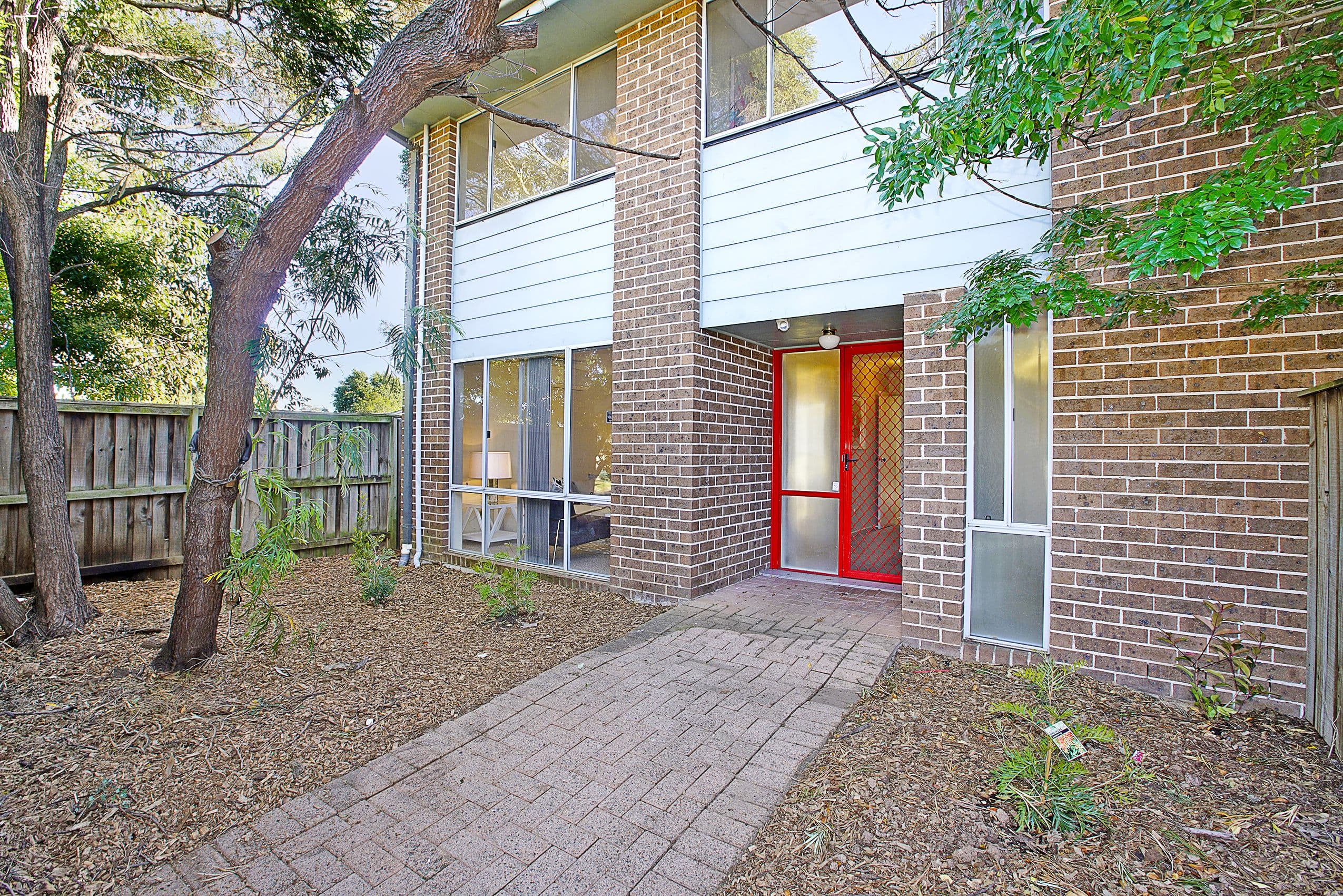 22 Plunkett Crescent, Kingswood - Thumbnail 2