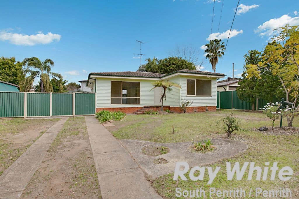 14 Campton Avenue, Cambridge Park - Image 1