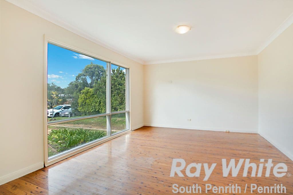 14 Campton Avenue, Cambridge Park - Thumbnail 2
