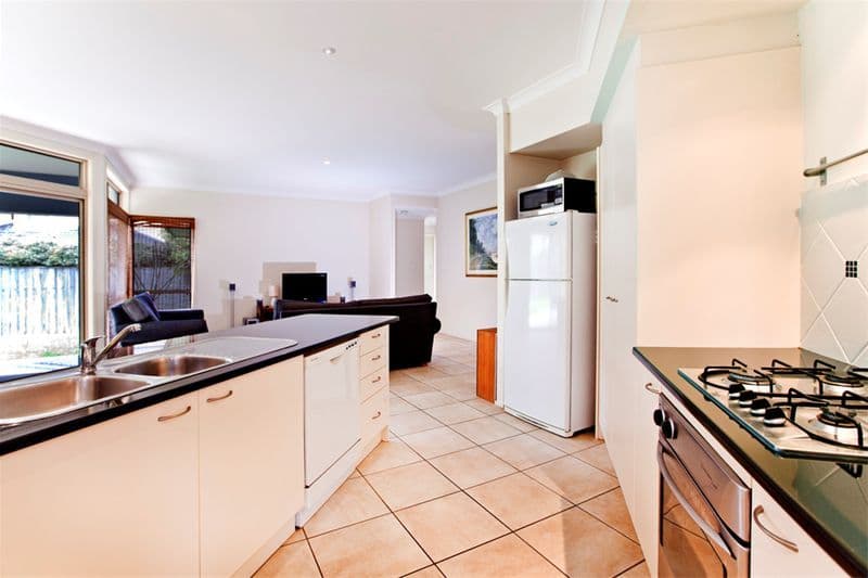 22  Vaucluse Street, FOREST LAKE QLD 4078, Forest Lake - Thumbnail 4