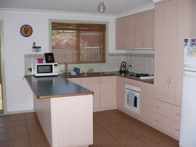 6 Honeysuckle Way, THURGOONA NSW 2640, Thurgoona - Thumbnail 2