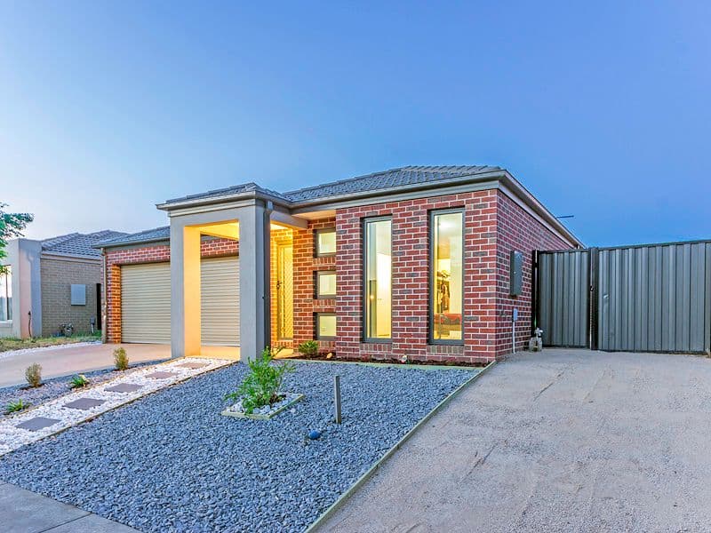 18 Billabong Crescent, Tarneit VIC 3029, Tarneit - Thumbnail 2