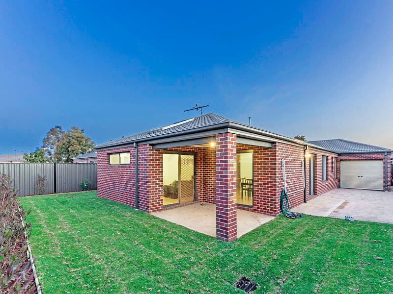 18 Billabong Crescent, Tarneit VIC 3029, Tarneit - Thumbnail 3