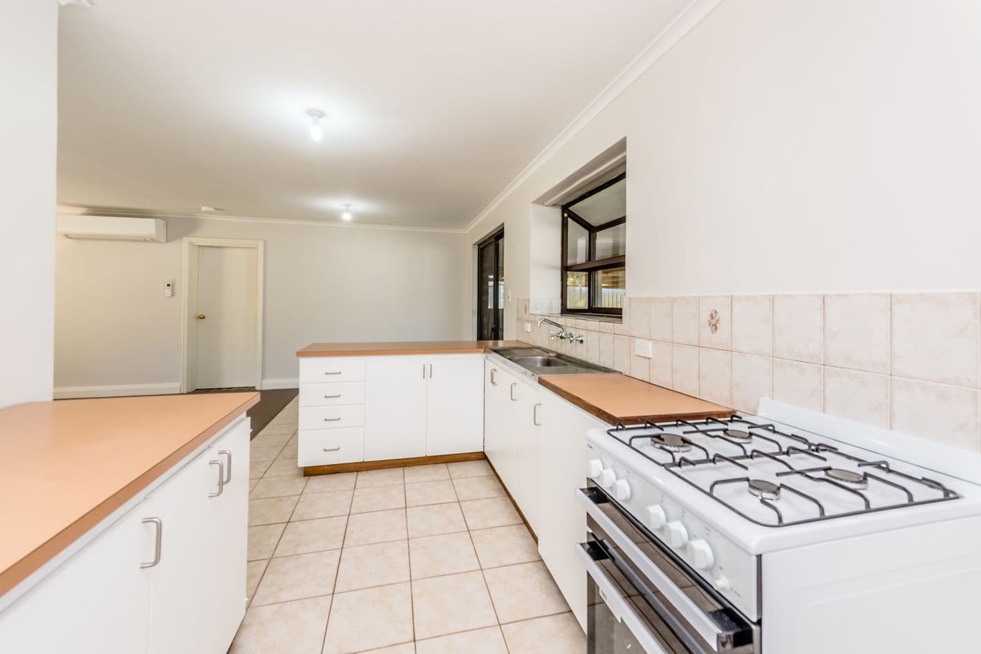 24 Galilee Way, Woorree WA 6530, Woorree - Thumbnail 6