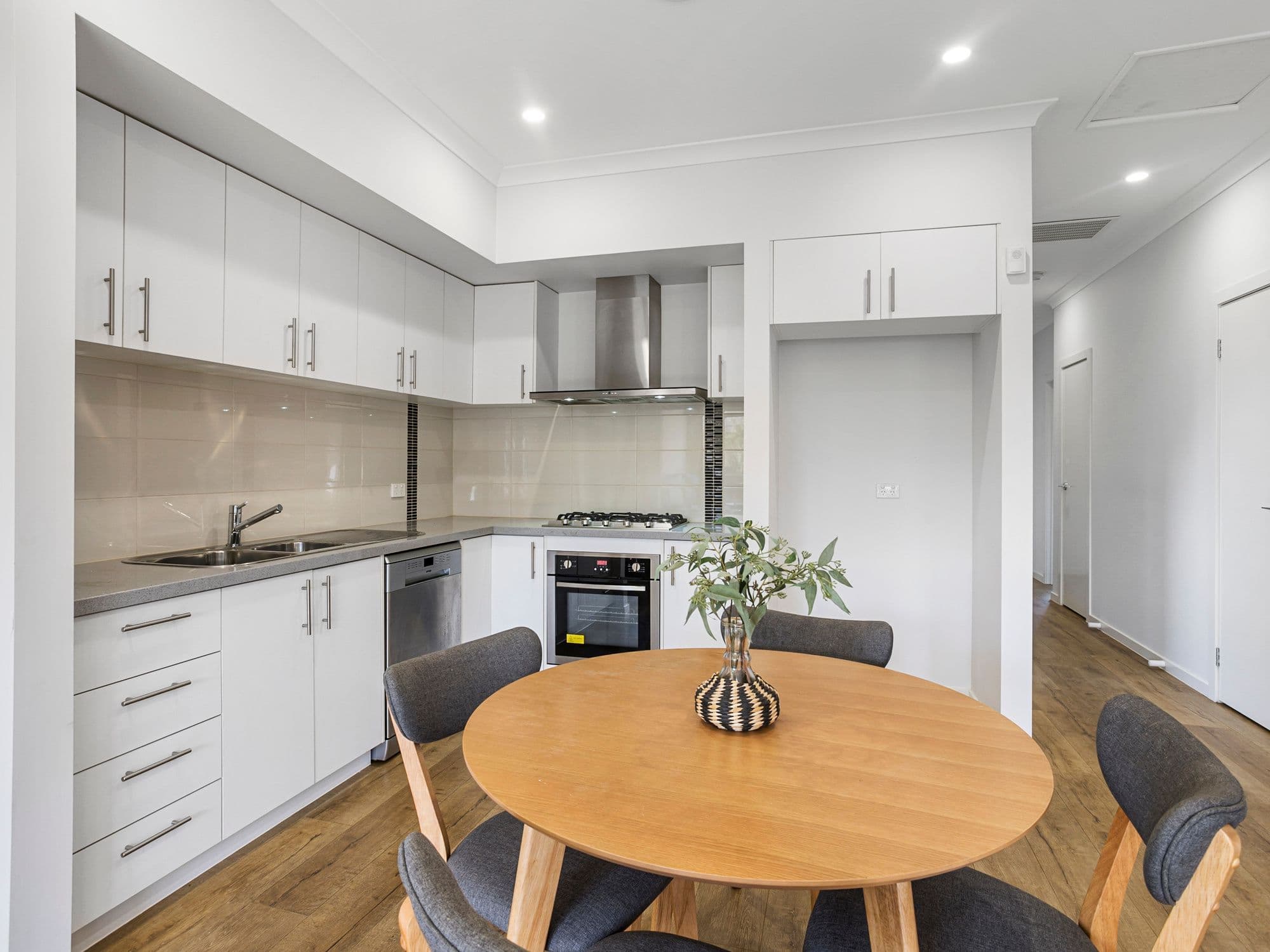 99 Eastbourne Road, Rosebud VIC 3939, Rosebud - Thumbnail 2