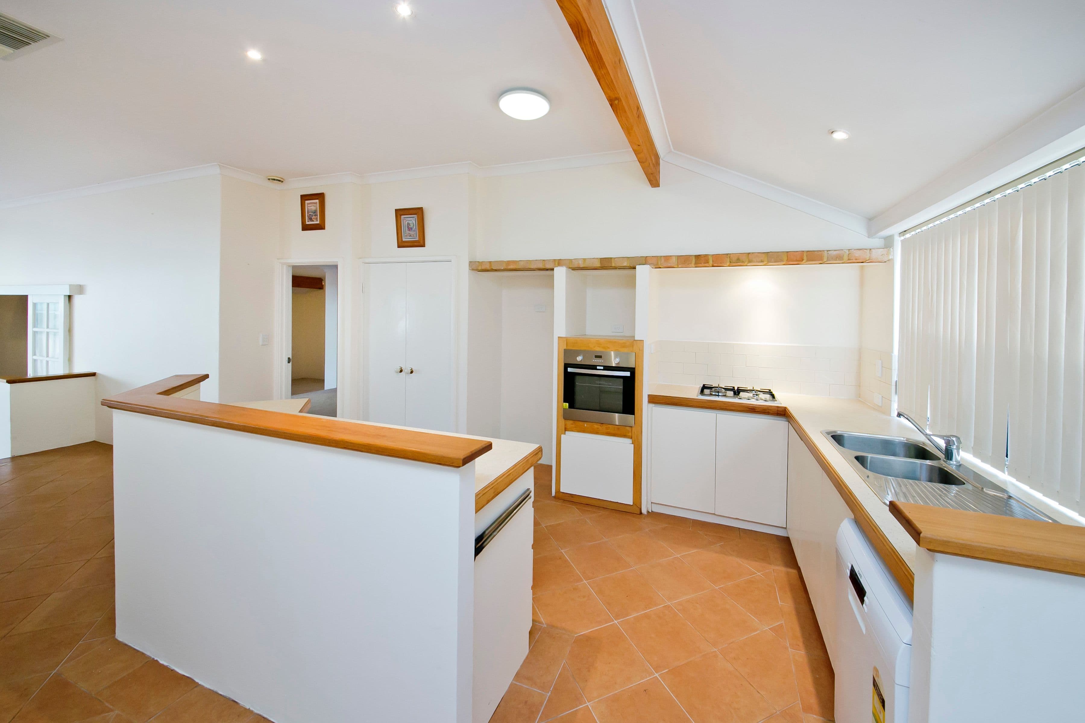 12 Laura Rise, Marangaroo WA 6064, Marangaroo - Thumbnail 2