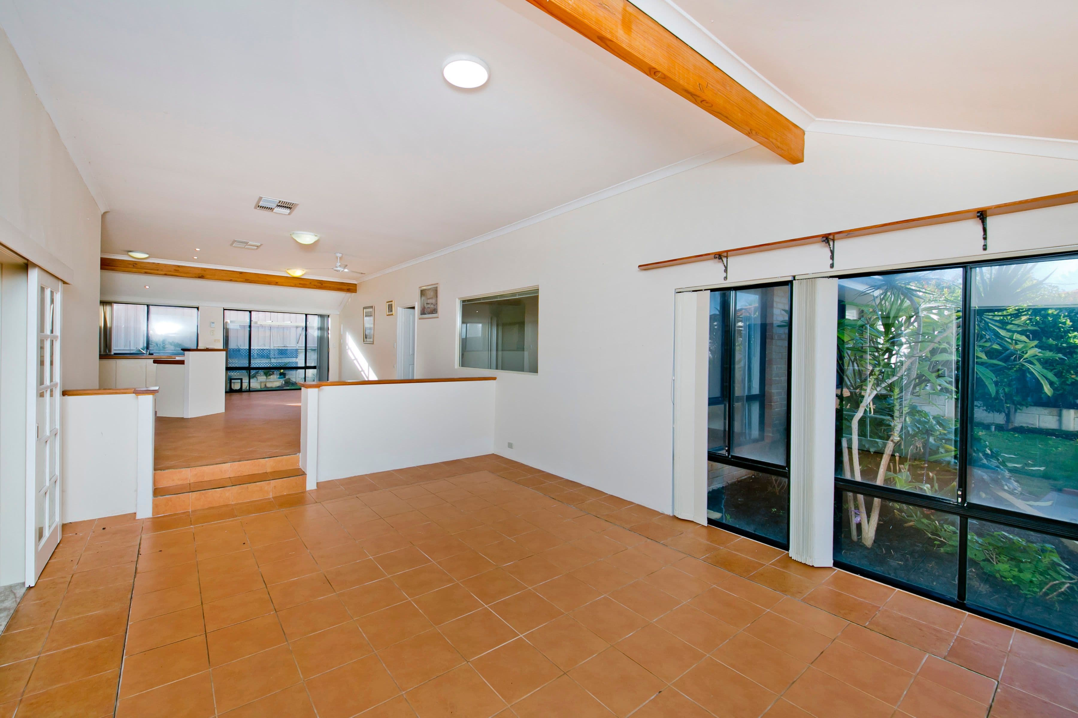 12 Laura Rise, Marangaroo WA 6064, Marangaroo - Thumbnail 5