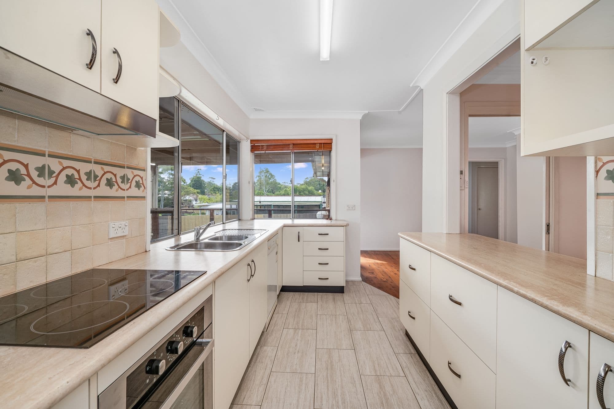 8 Golf Links Road, Tenambit NSW 2323, Tenambit - Thumbnail 3