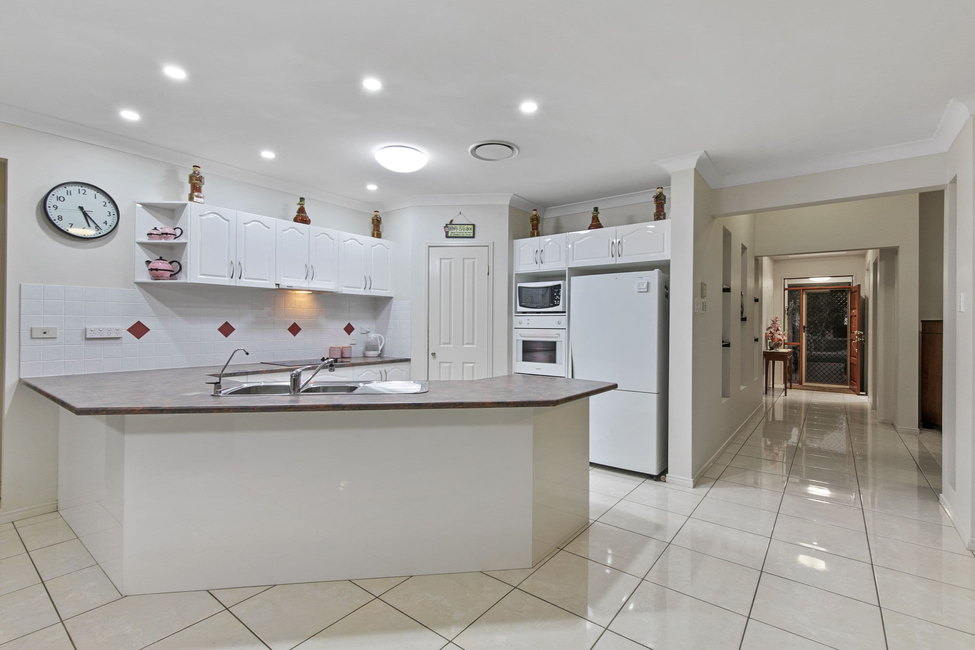 2 Casey Close, Ormiston QLD 4160, Ormiston - Thumbnail 3