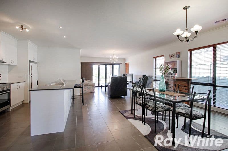 19 Cohens Way, PAKENHAM VIC 3810, Pakenham - Thumbnail 2