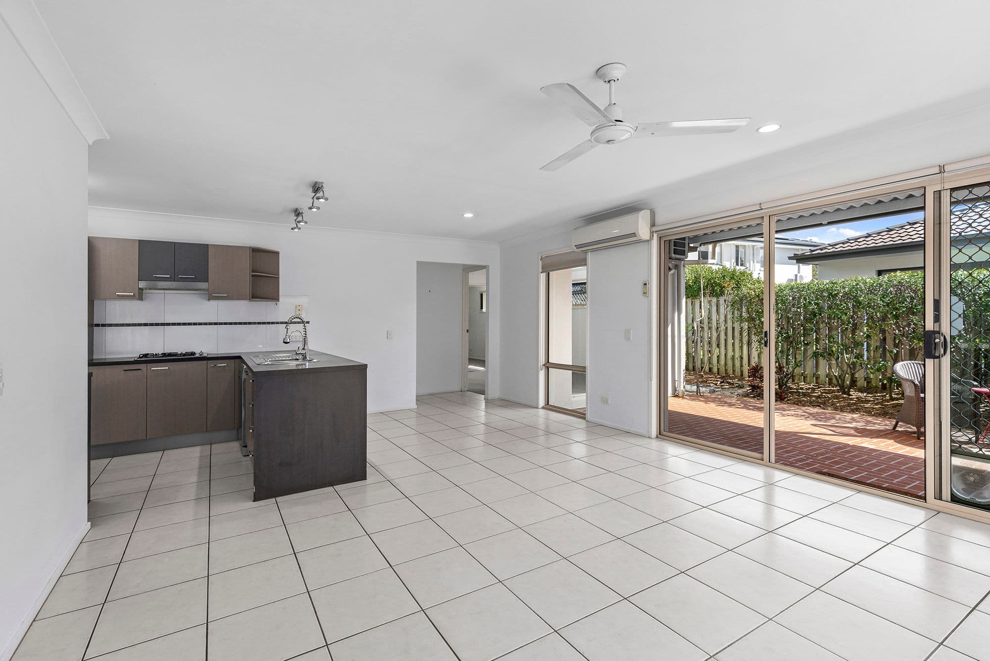 25 Waterlily Circuit, Carseldine QLD 4034, Carseldine - Thumbnail 4