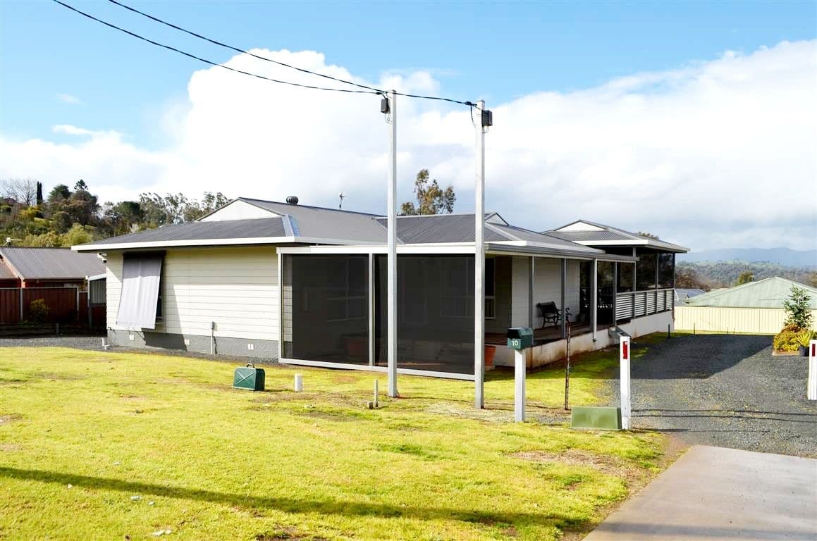 8 McAlister Street, Tumut NSW 2720, Tumut - Image 1
