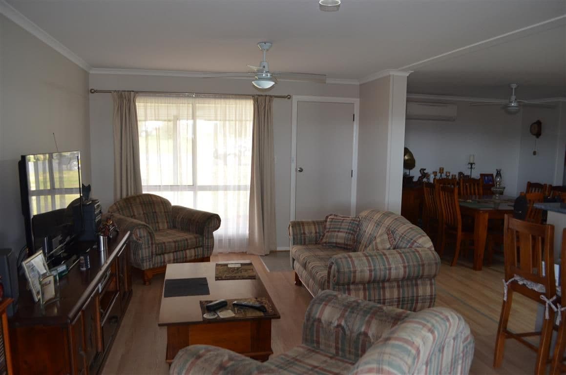 8 McAlister Street, Tumut NSW 2720, Tumut - Thumbnail 2