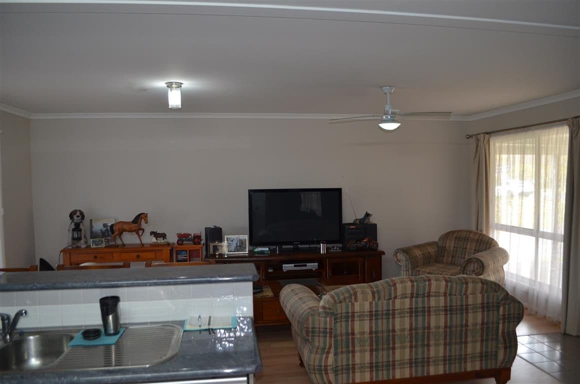 8 McAlister Street, Tumut NSW 2720, Tumut - Thumbnail 3