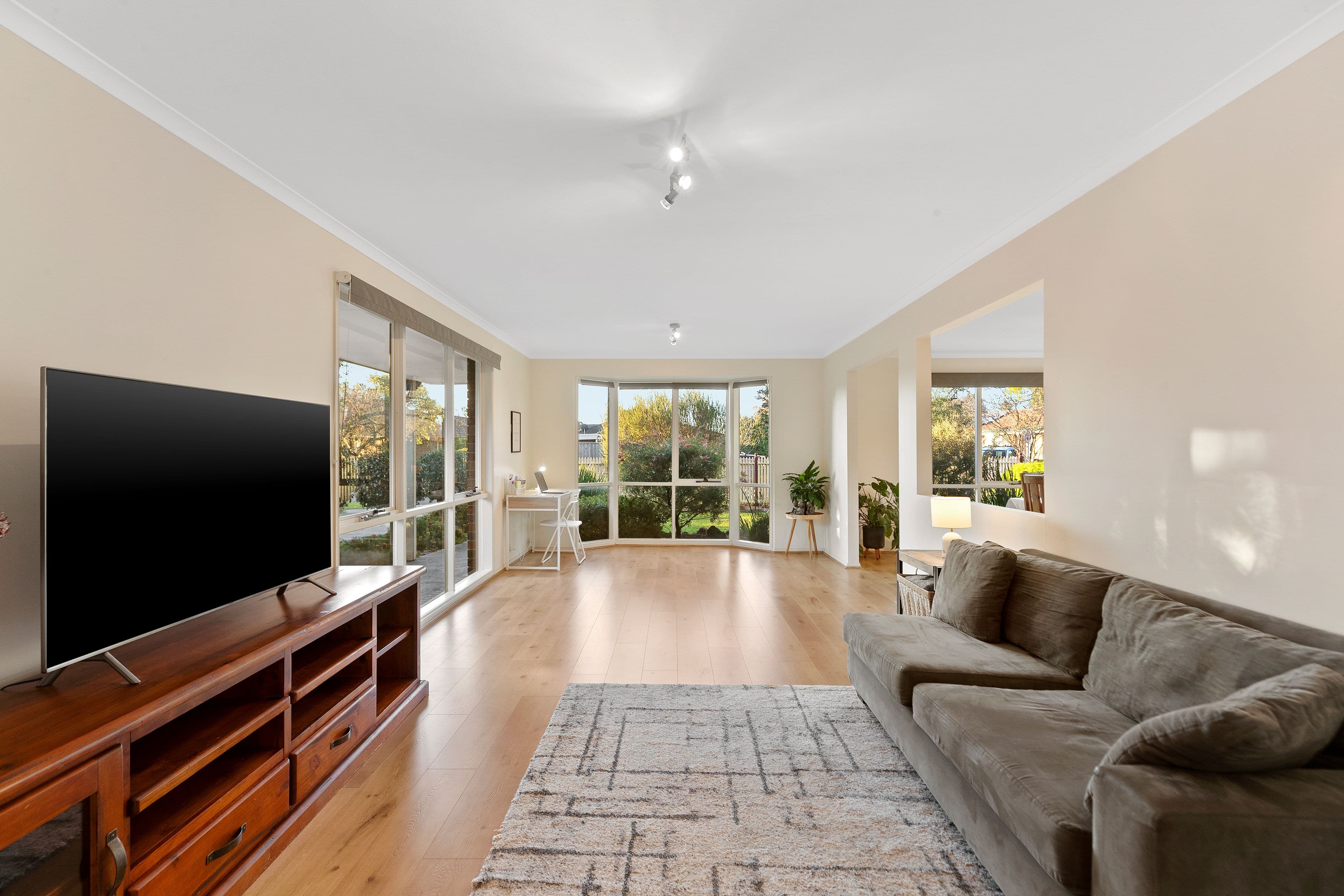 9 Waradgery Drive, Rowville VIC 3178, Rowville - Thumbnail 2