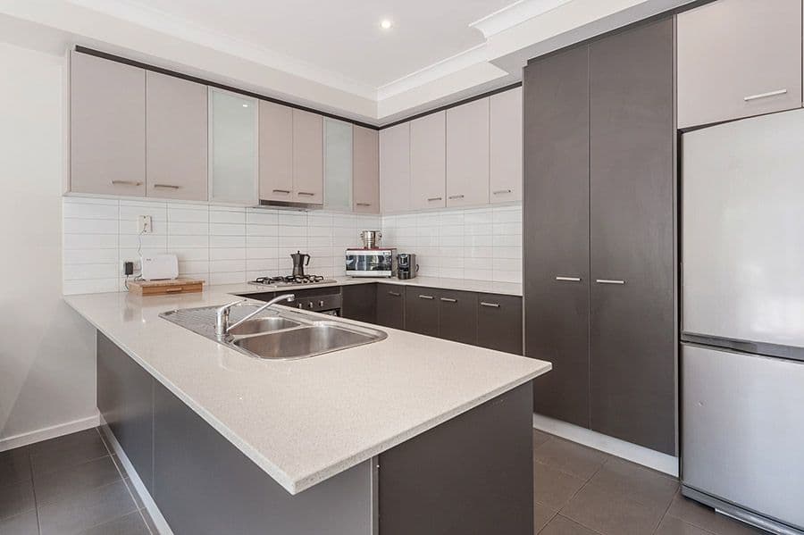 226 Windrock Avenue, Craigieburn VIC 3064, Craigieburn - Thumbnail 2