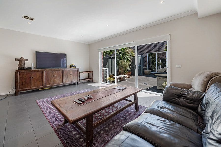 226 Windrock Avenue, Craigieburn VIC 3064, Craigieburn - Thumbnail 3