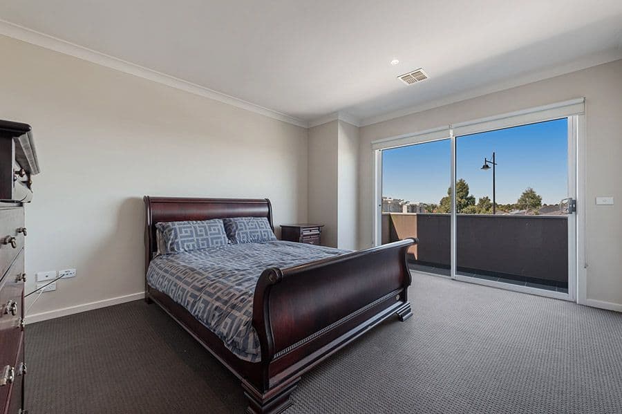 226 Windrock Avenue, Craigieburn VIC 3064, Craigieburn - Thumbnail 4