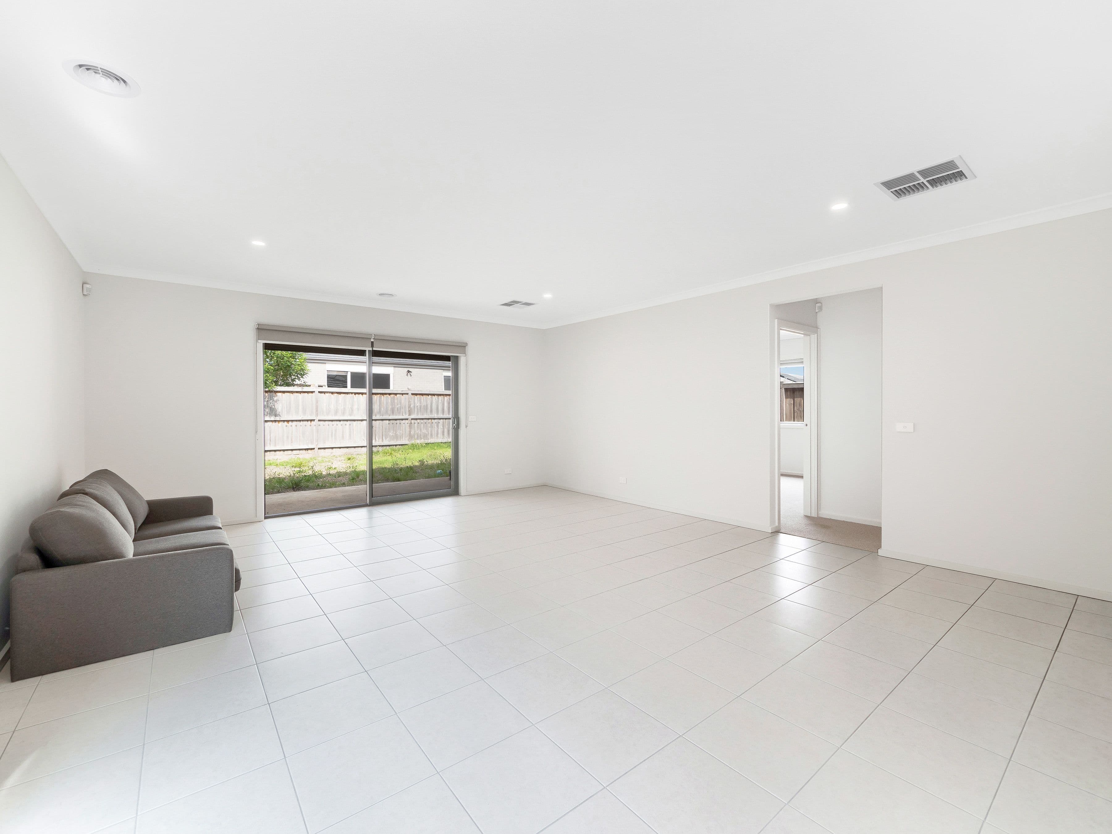 8 Artemis Drive, Cranbourne East VIC 3977, Cranbourne East - Thumbnail 7