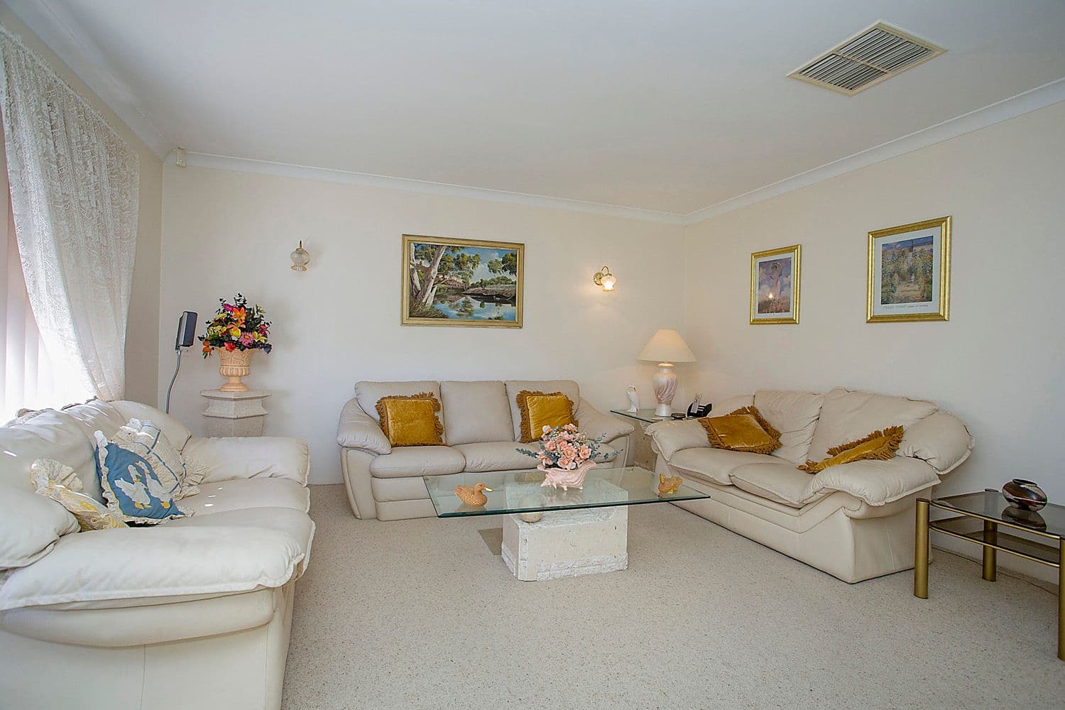325 Summerlakes Parade, BALLAJURA WA 6066, Ballajura - Thumbnail 2