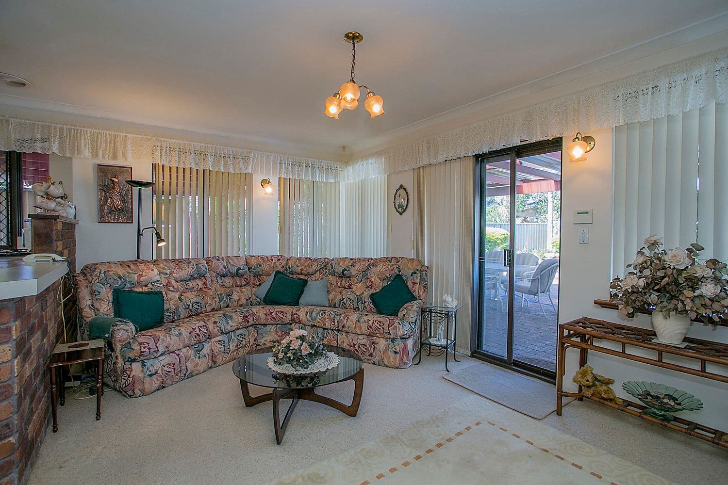 325 Summerlakes Parade, BALLAJURA WA 6066, Ballajura - Thumbnail 3