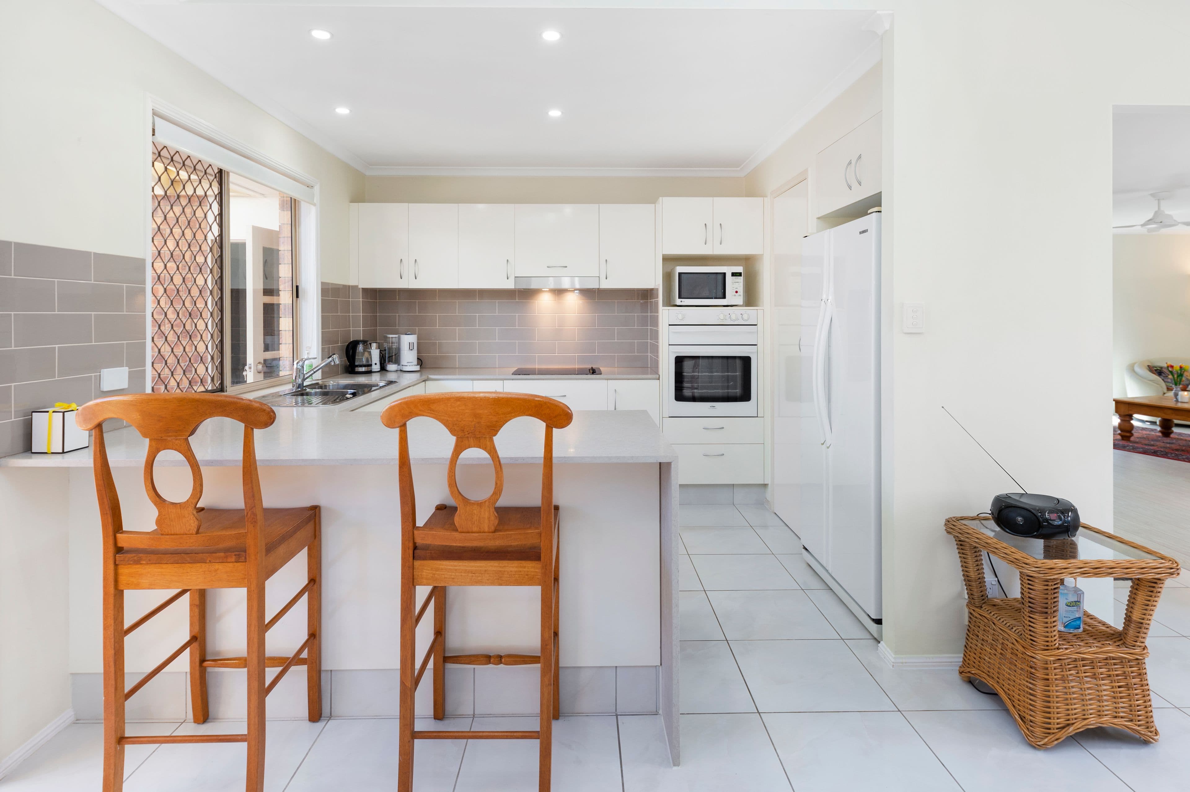 4 Pintail Crescent, Burleigh Waters QLD 4220, Burleigh Waters - Thumbnail 2
