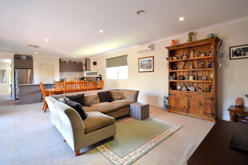 2 Karaman Street, DOREEN VIC 3754, Doreen - Thumbnail 2