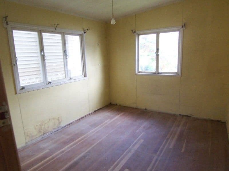 34 Boronia Avenue, HOLLAND PARK WEST QLD 4121, Holland Park West - Thumbnail 3