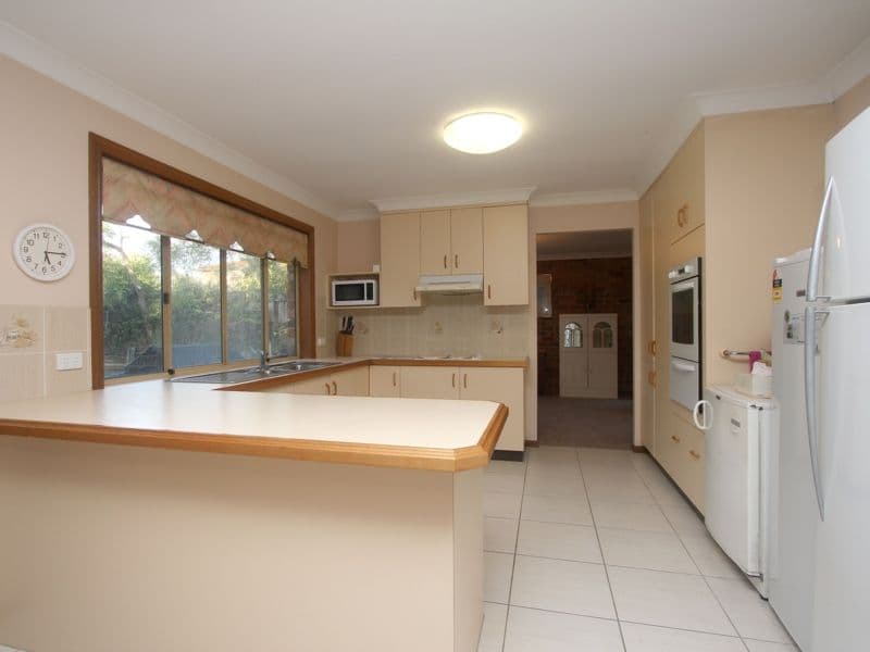 18 Oakleaf Street, EIGHT MILE PLAINS QLD 4113, Eight Mile Plains - Thumbnail 3