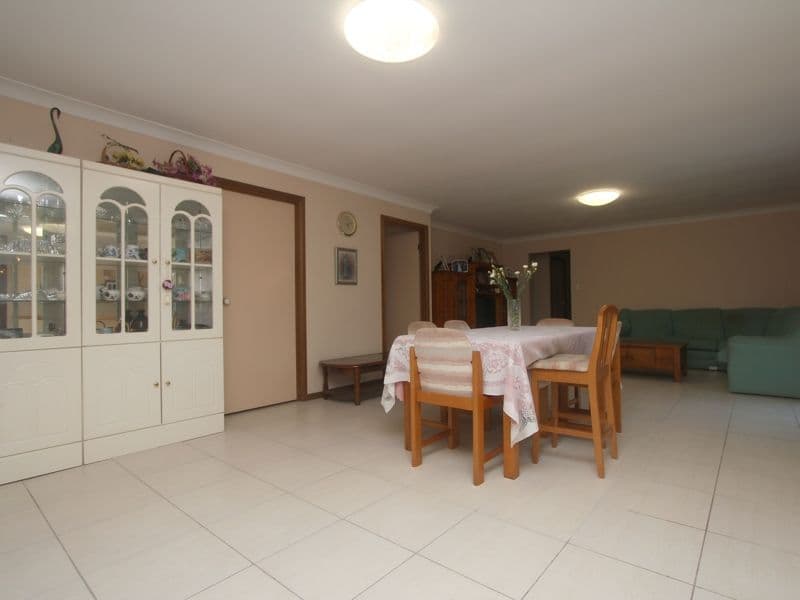 18 Oakleaf Street, EIGHT MILE PLAINS QLD 4113, Eight Mile Plains - Thumbnail 5