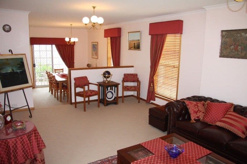16 Dors Court, STAFFORD HEIGHTS QLD 4053, Stafford Heights - Thumbnail 2