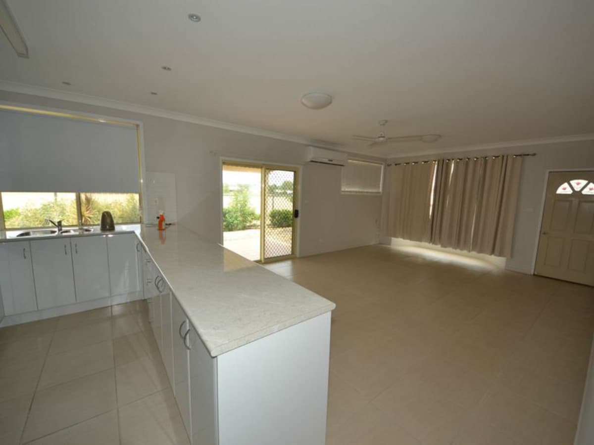 Unit 1/10 Eveline Street, GRACEMERE, Gracemere - Thumbnail 7