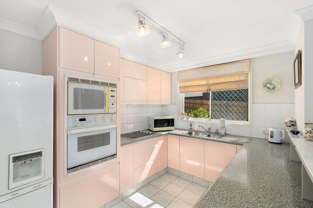 49 Bauer Street, Southport QLD 4215, Southport - Thumbnail 2
