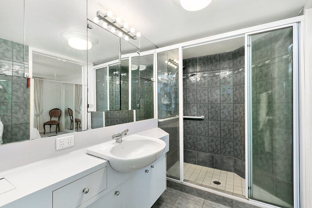 49 Bauer Street, Southport QLD 4215, Southport - Thumbnail 7