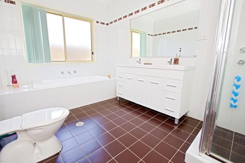 8 Brearley Avenue, MIDDLETON GRANGE NSW 2171, Middleton Grange - Thumbnail 5