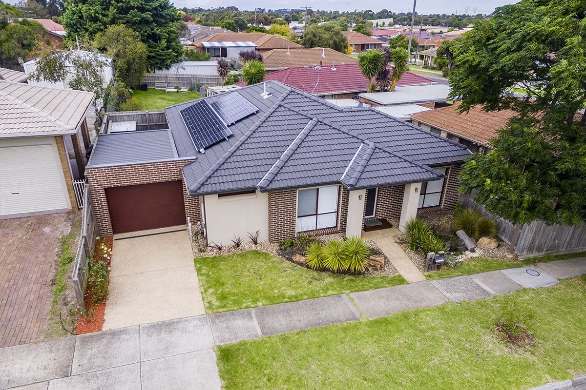 2 Arnott Street, Cranbourne North VIC 3977, Cranbourne North - Thumbnail 2