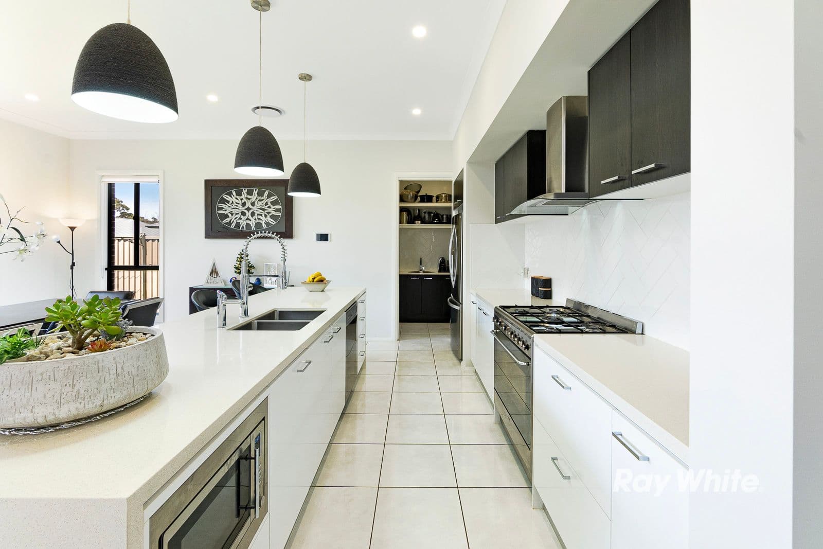 5 Lumsden Avenue, North Kellyville - Thumbnail 3