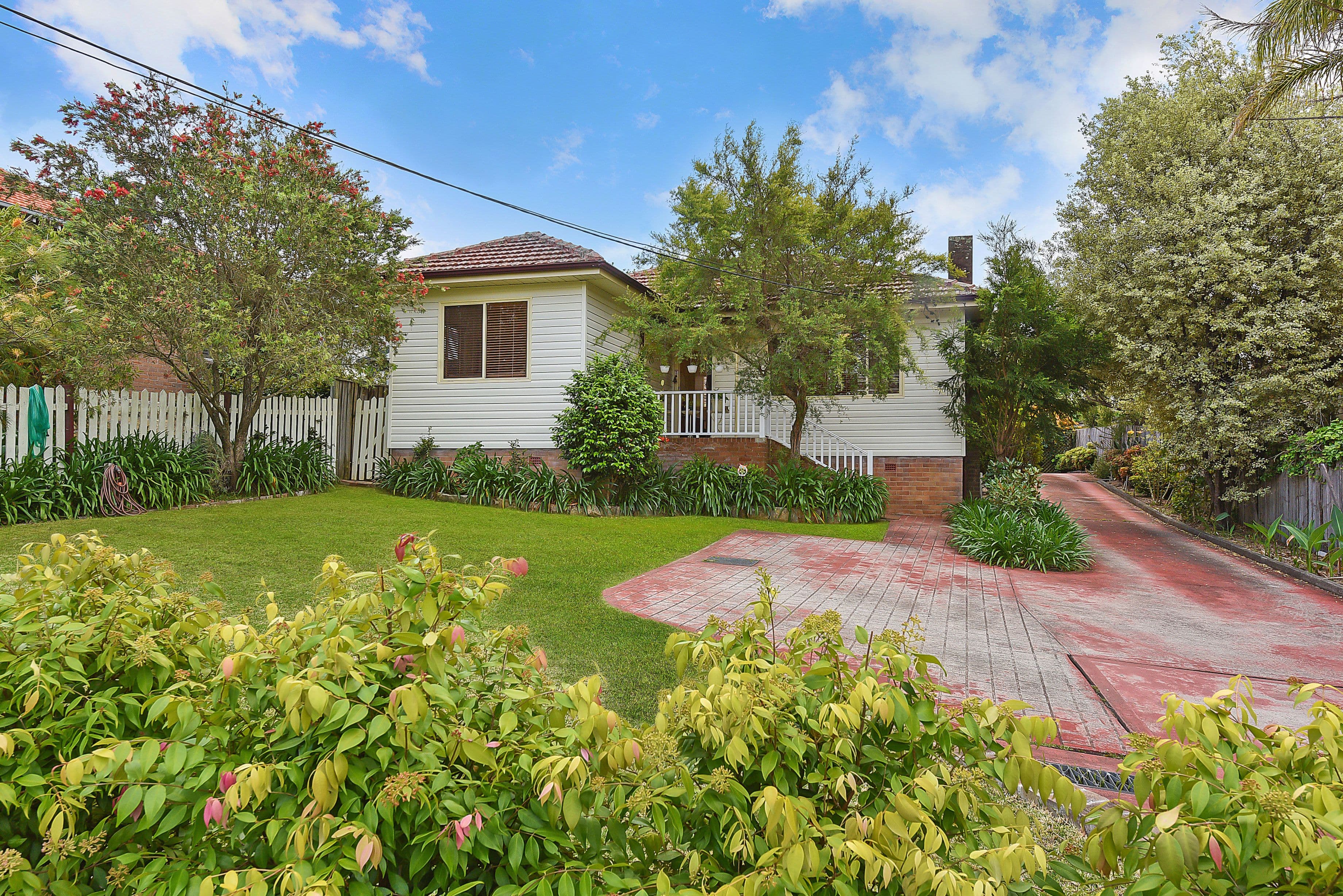30 Oakleigh Avenue, Thornleigh - Image 1