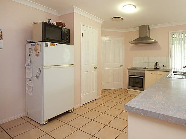 4 Bowerbird Close, DOOLANDELLA QLD 4077, Doolandella - Thumbnail 3