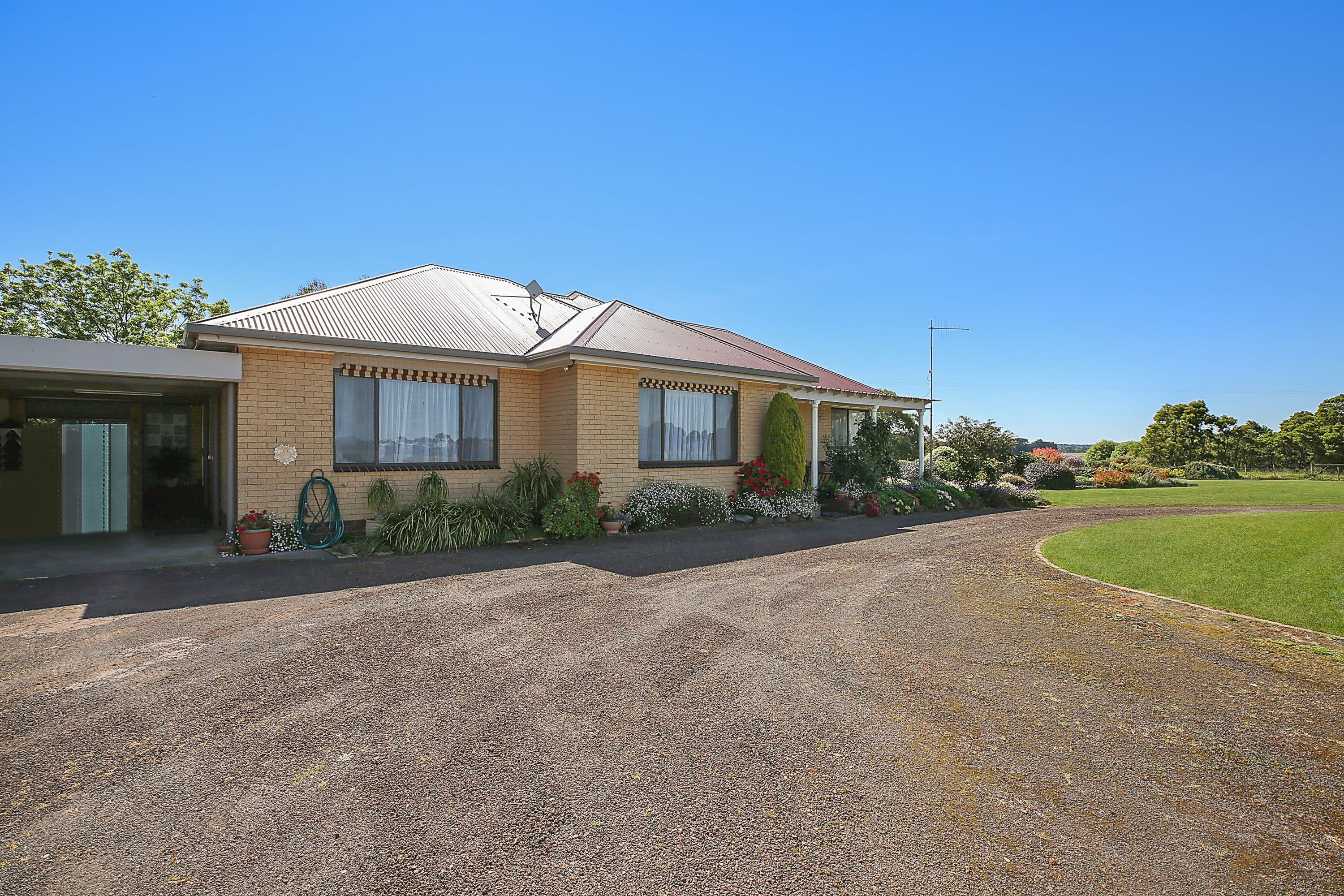 119 Cobden-South Ecklin Road, Cobden VIC 3266, Cobden - Thumbnail 2