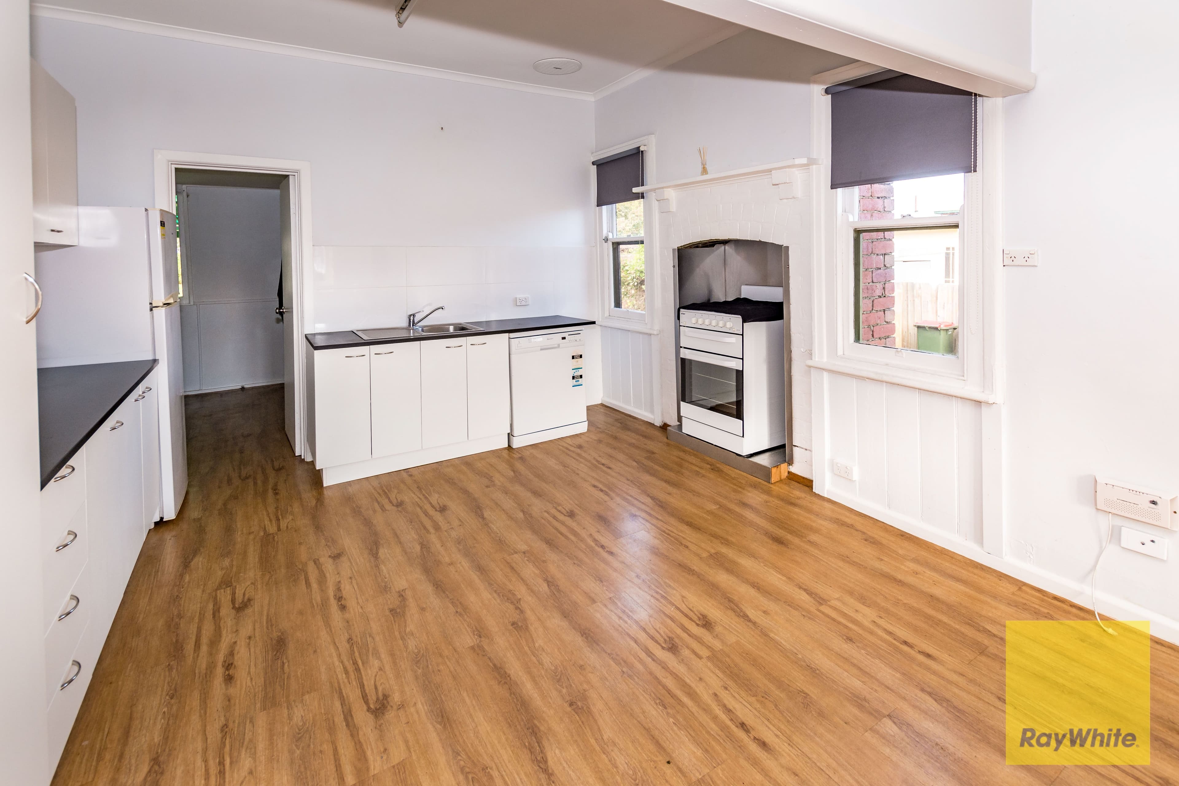 11 Stanley Street, Toora VIC 3962, Toora - Thumbnail 2