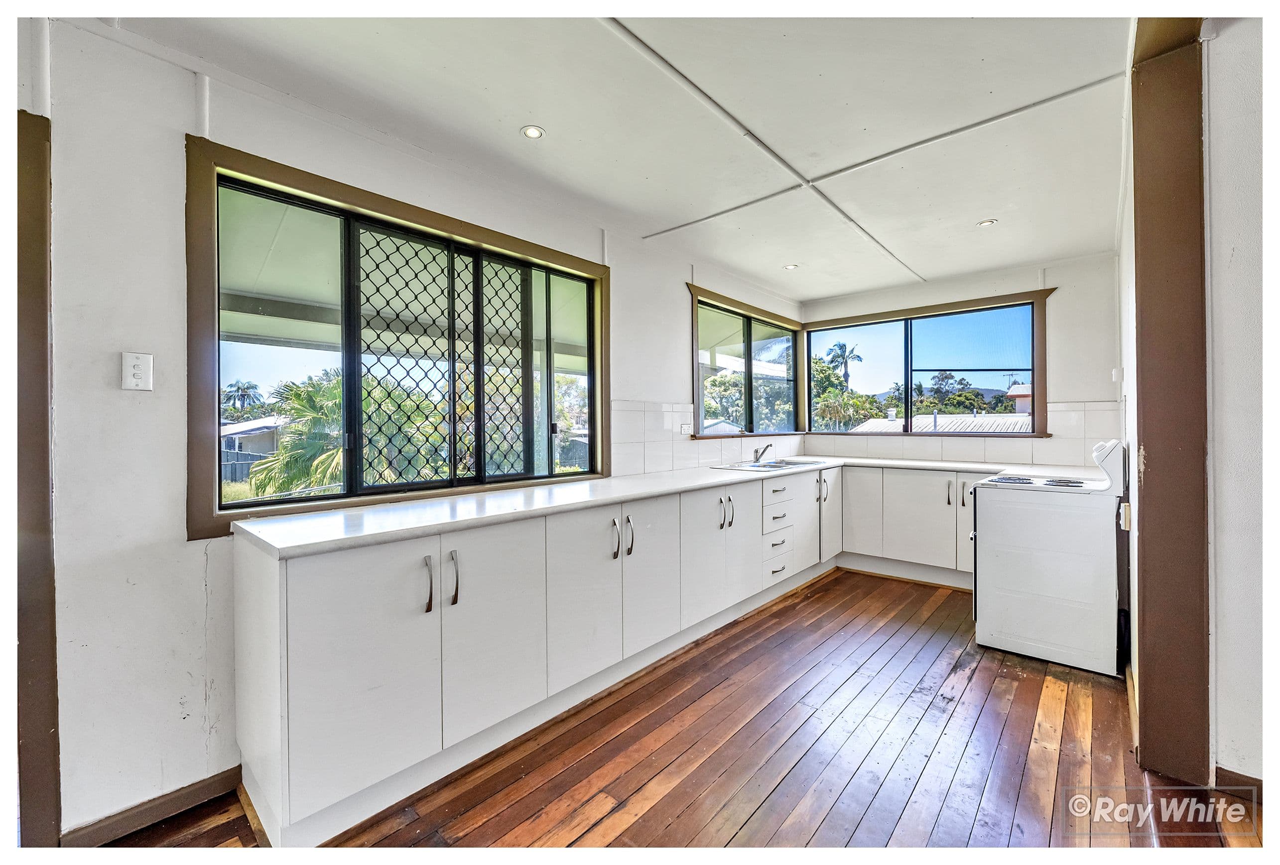 13 Hogan Street, Park Avenue QLD 4701, Park Avenue - Thumbnail 2