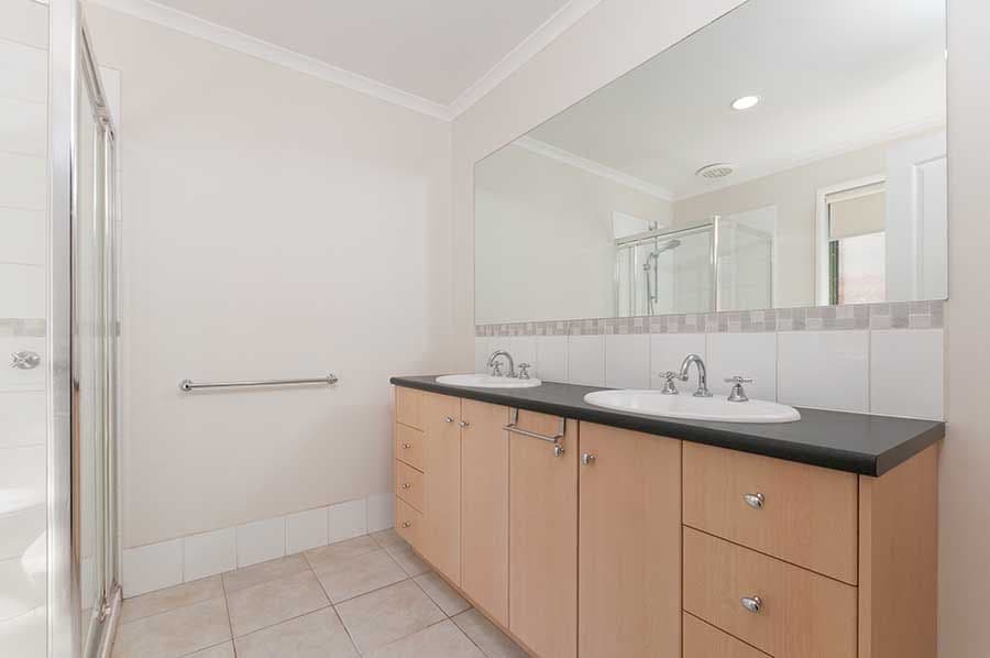 4 Alberton Avenue, Roxburgh Park VIC 3064, Roxburgh Park - Thumbnail 7