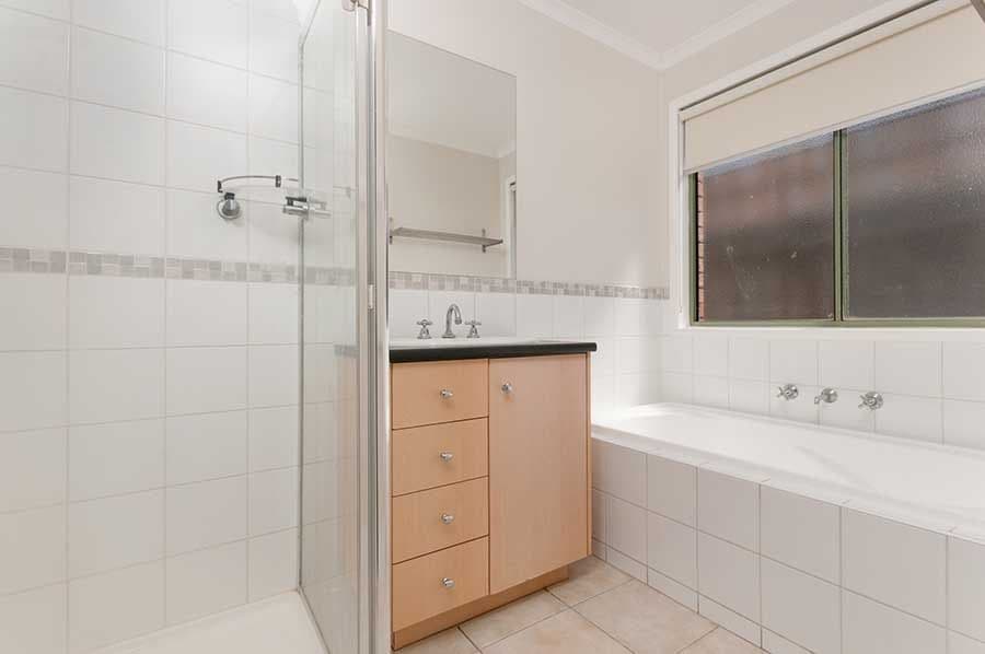 4 Alberton Avenue, Roxburgh Park VIC 3064, Roxburgh Park - Thumbnail 8