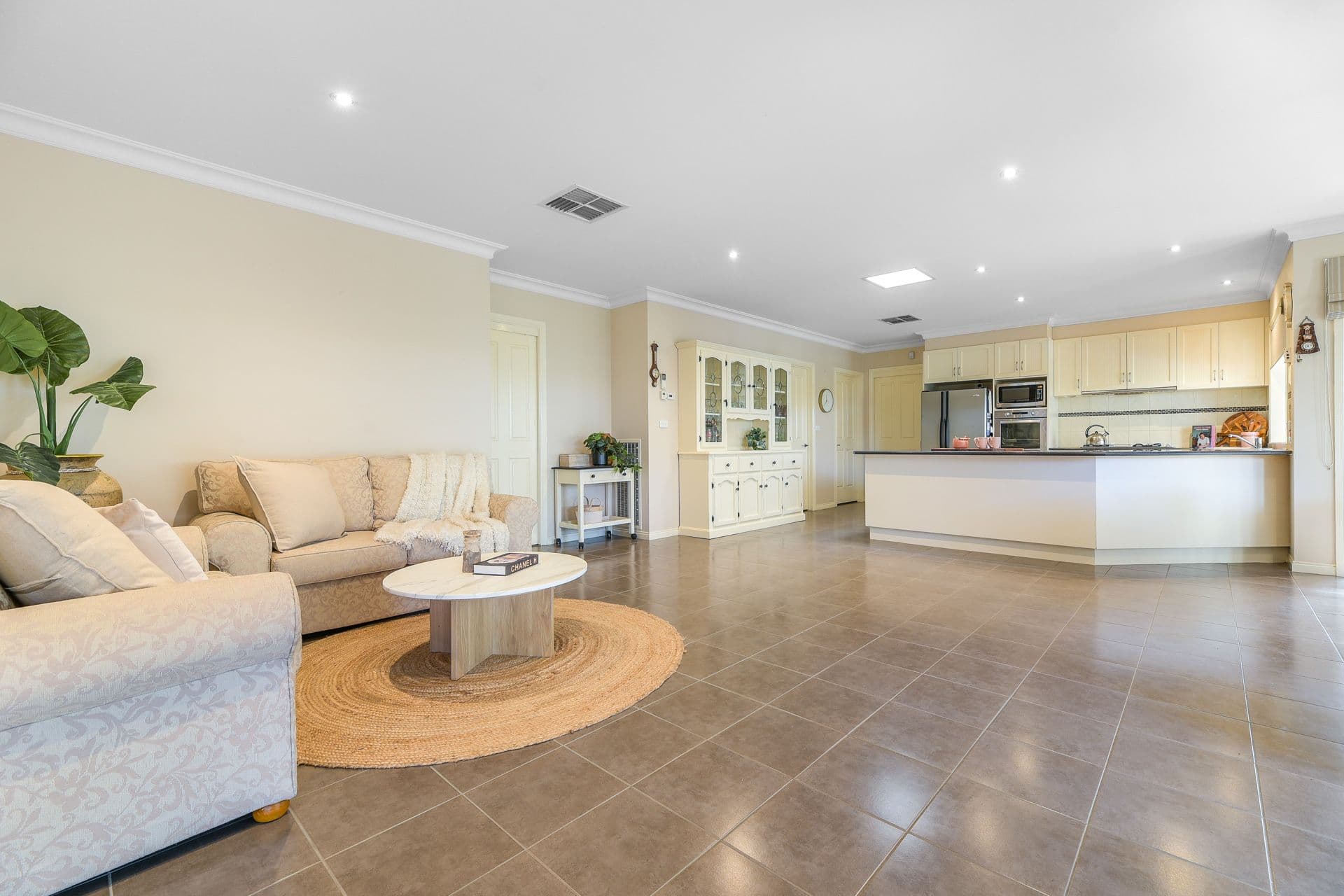81 Fairholme Boulevard, Berwick VIC 3806, Berwick - Thumbnail 6