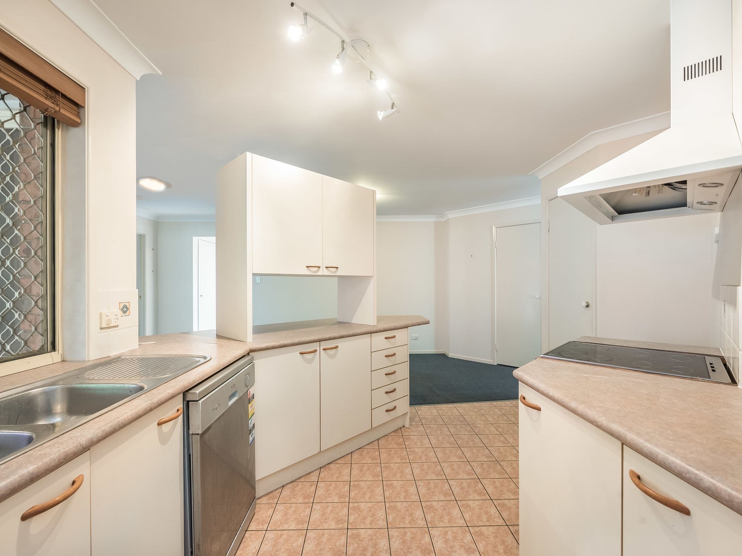32 Louis Street, Beenleigh QLD 4207, Beenleigh - Thumbnail 8