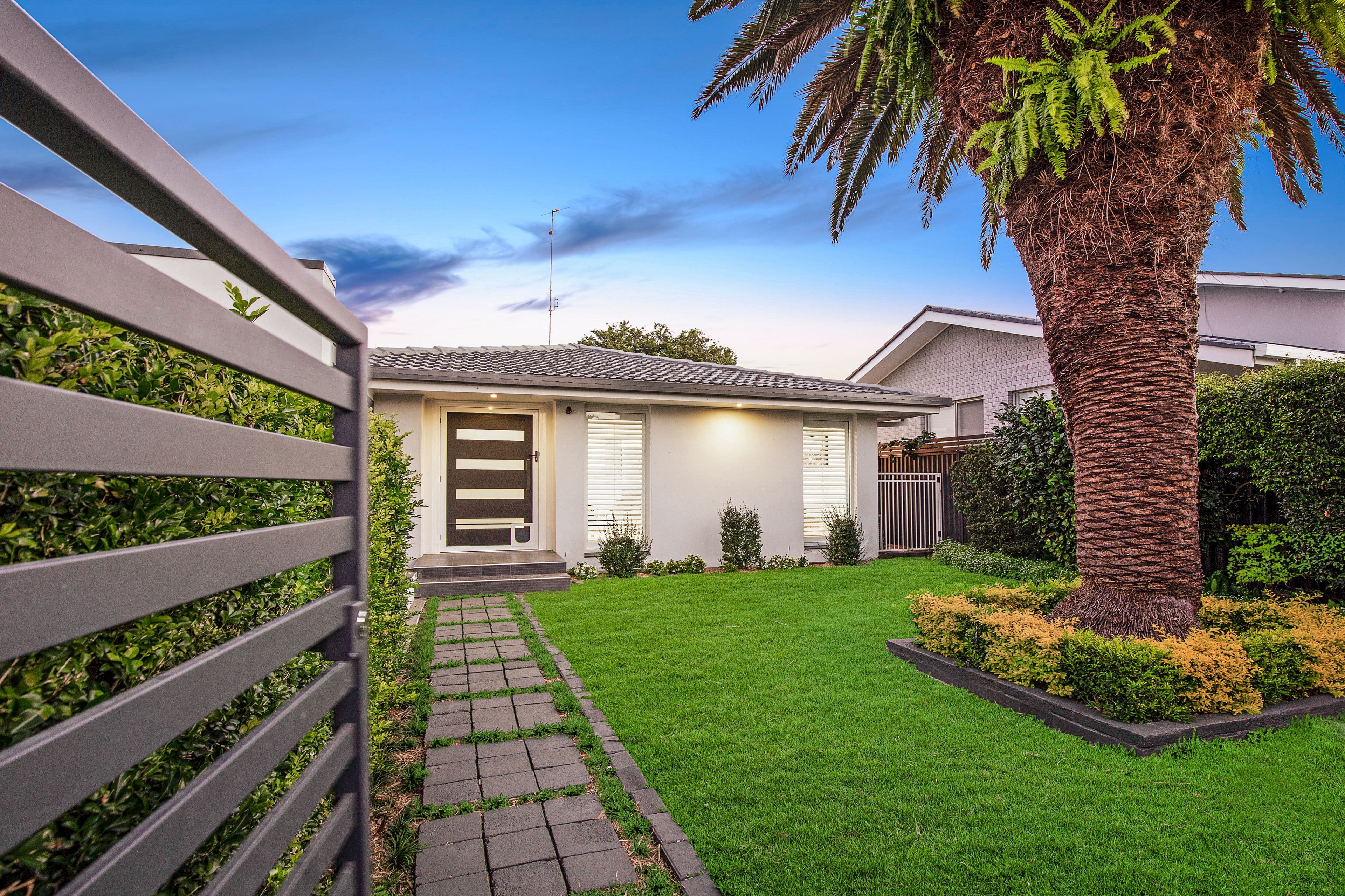 18 Coogeen Street, Sorrento QLD 4217, Sorrento - Thumbnail 3
