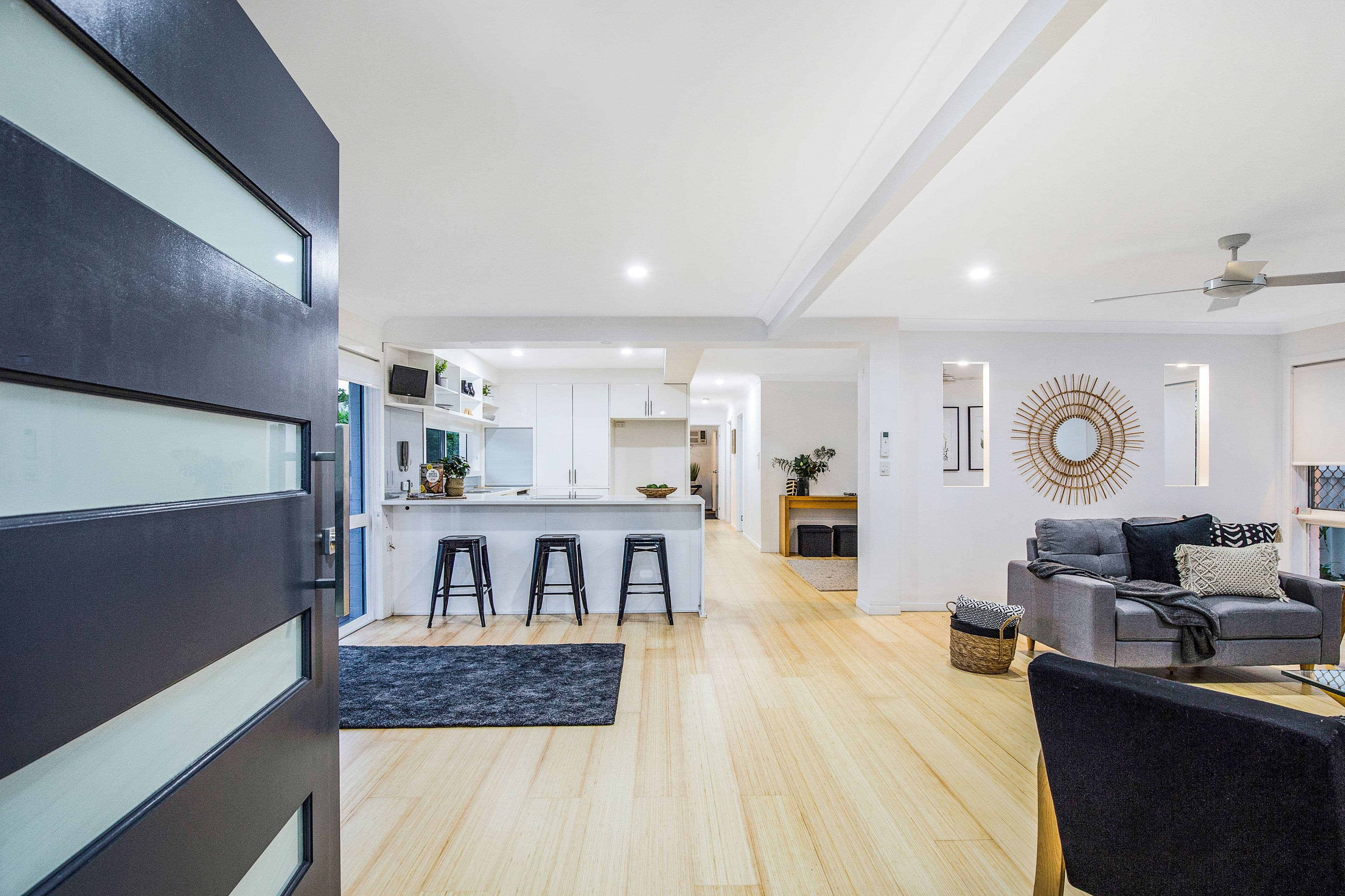 18 Coogeen Street, Sorrento QLD 4217, Sorrento - Thumbnail 4